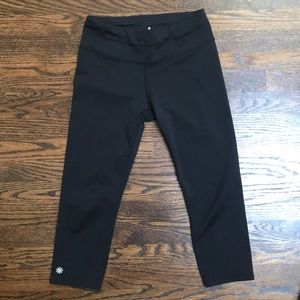 Athleta Black Sonar Capri Leggings